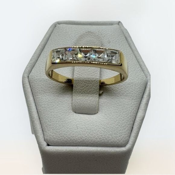Gold Tone Fashion Ring Faux Diamond Row Princess Cut size 9 - Picture 1 of 6